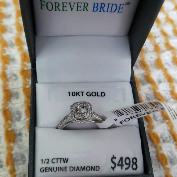 Brand New 1/2 carat Ginuwine Diamond & Gold ring. - Picture 2 of 4